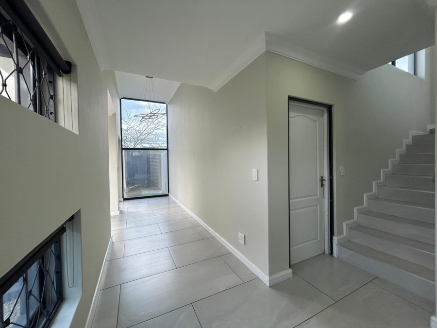 To Let 2 Bedroom Property for Rent in Royal Ascot Western Cape